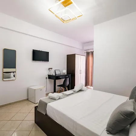 Elio's Hotel