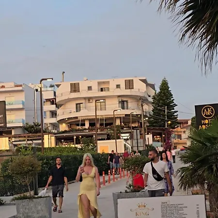 Elio's Hotel
